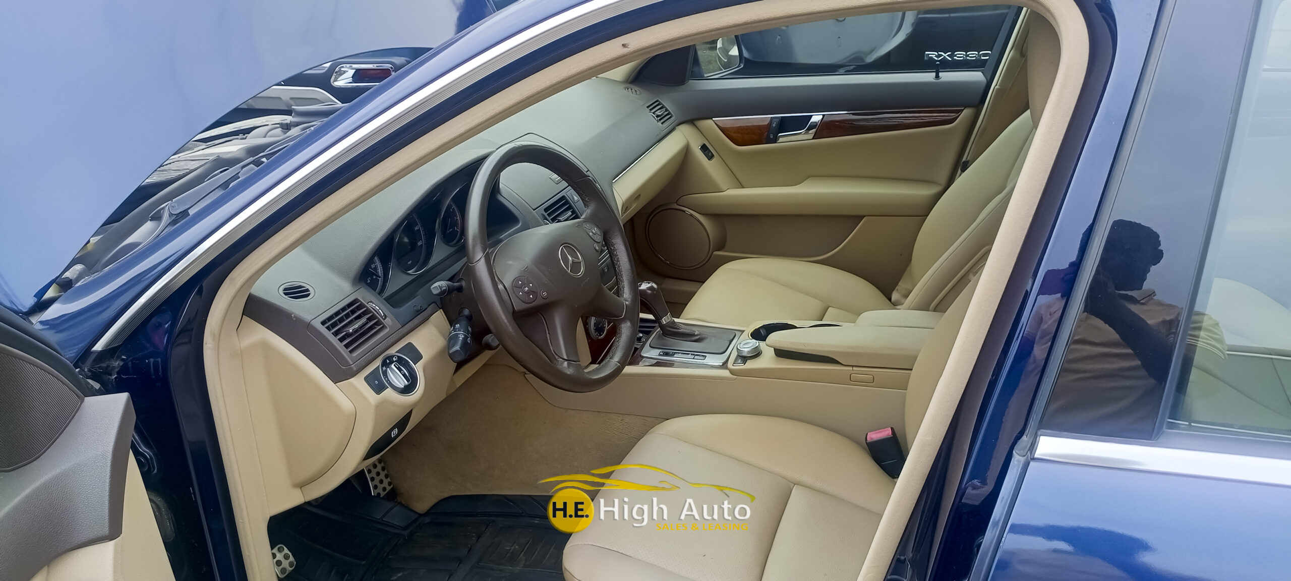 MERCEDES-BENZ C300
